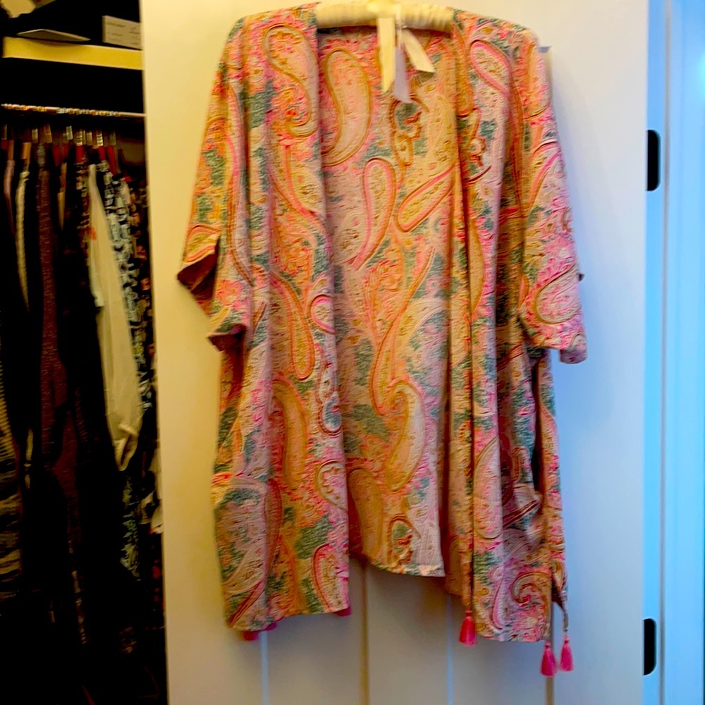 Beautiful paisley kimono💐